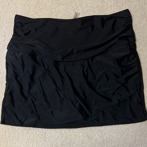 Crisscross front swim skirt